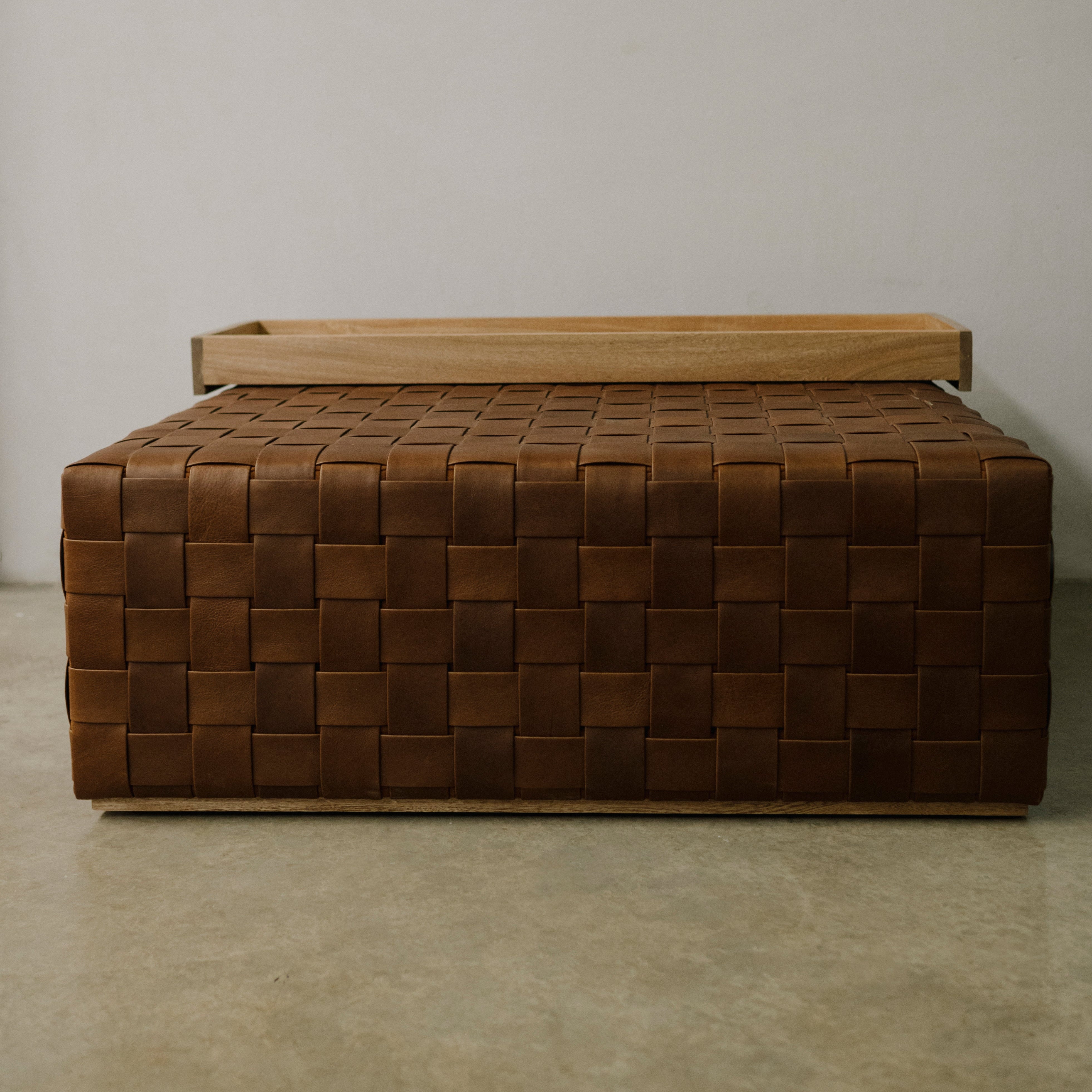 Taburete Trenzado Nah Sencillo Personalizado con Charola